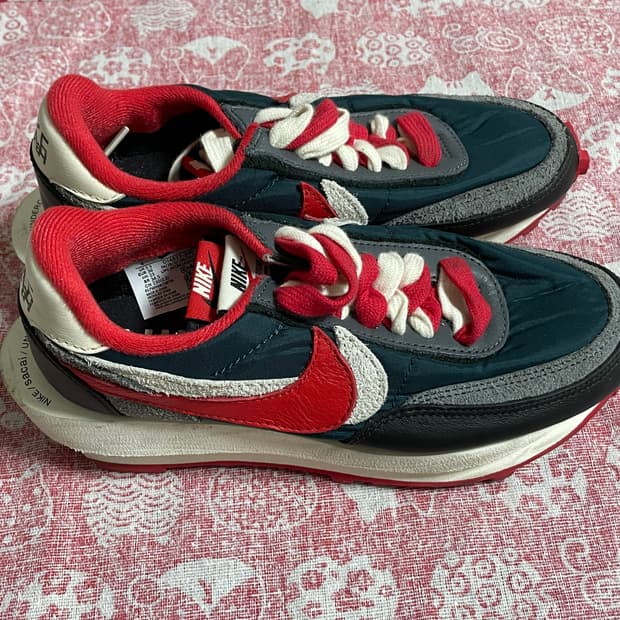 나이키 x 사카이 x 언더커버 LD와플 미드나잇 스프루스 유니버시티 레드