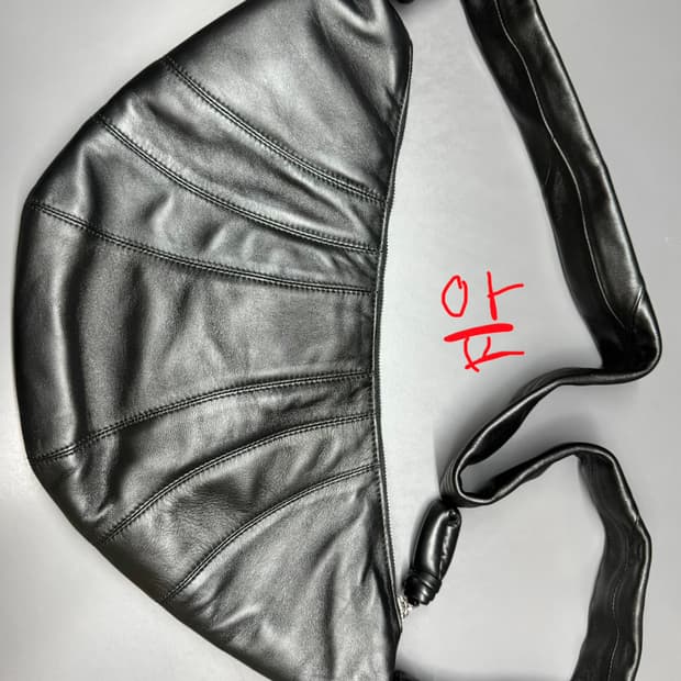 [M/블랙]르메르 크루아상백 소프트 나파 레더