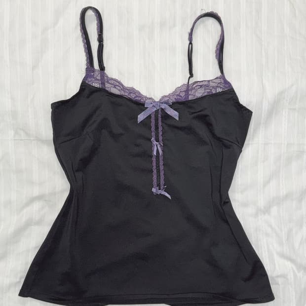 Black sleeveless