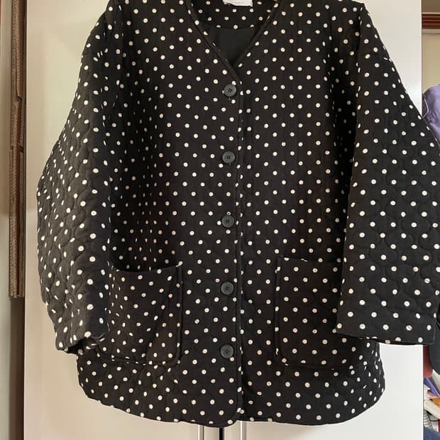 도트 무늬 누빔 자켓