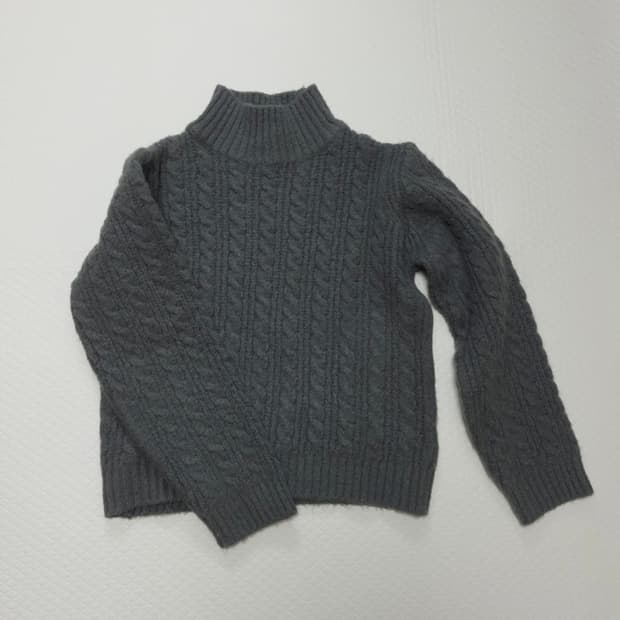 하프넥 케이블 니트 차콜 s