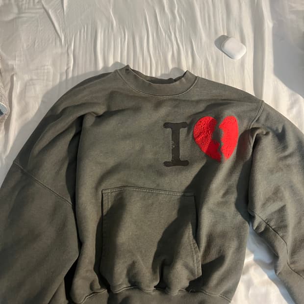 마리아노 크롭 하트 맨투맨