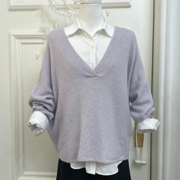 lavender v-neck soft sweater&white basic