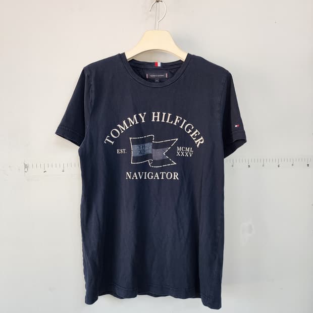 타미힐피거 네이비 반팔 티셔츠