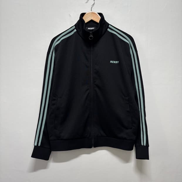 널디 블랙 트랙탑