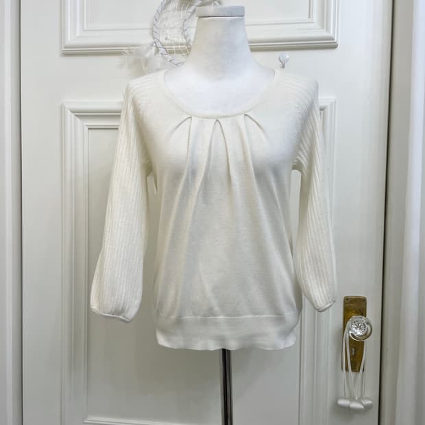 ivory pleats point basic knit top
