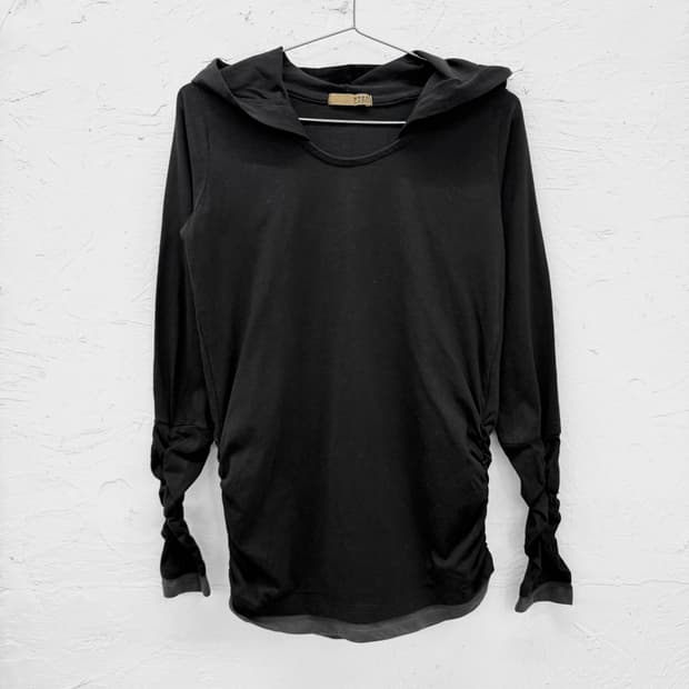 laru 셔링 후드 롱슬리브