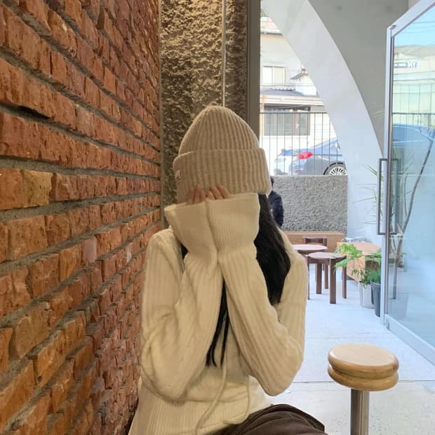 제니오 베르니 케이블 후드 니트
