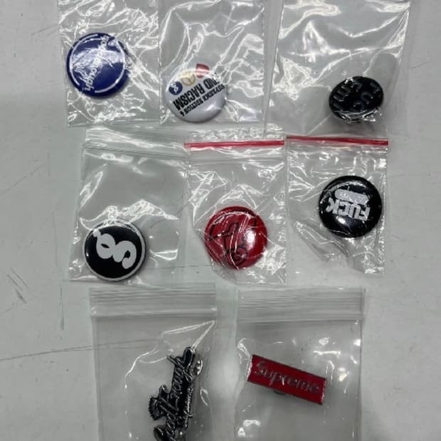 [구매] 슈프림 굿이너프 뱃지