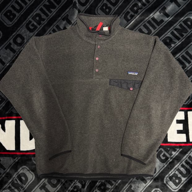 파타고니아 신칠라 스냅 티 풀 오버 차콜 그레이 블랙 메이드 인 멕시코
