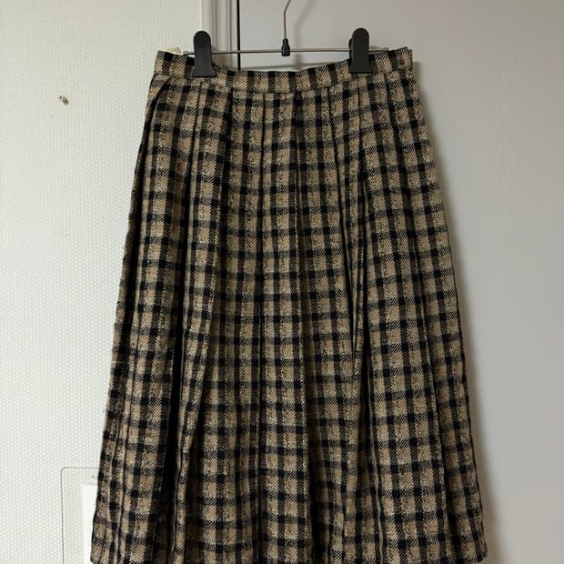 버버리 울 체크 미디 스커트