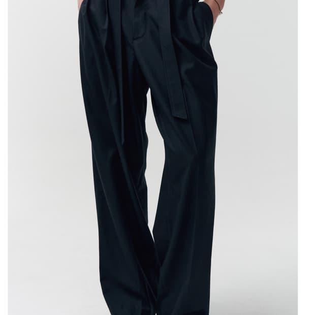 노이어 벨티드 슬랙스 네이비 스트라이프 48