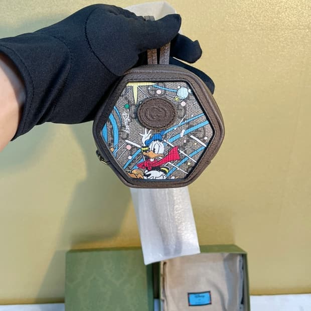 구찌 x디즈니 에디션 도날드덕 코인 파우치