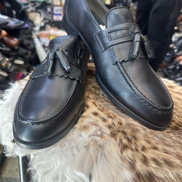 (295) 치마방울 레더 로퍼