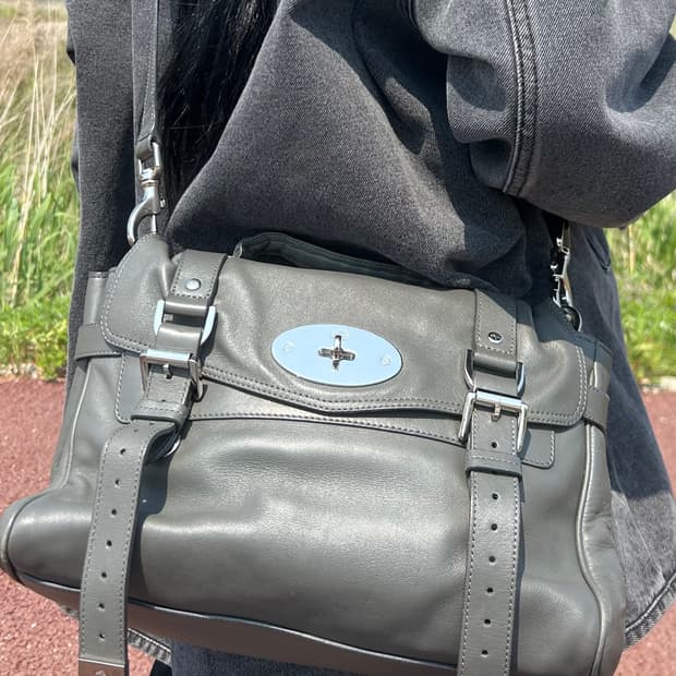 여름준비❗️)) Mulberry 멀버리 알렉사 레더 그레이 숄더백
