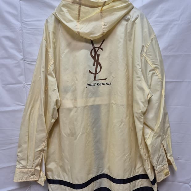 입생로랑  빅로고 바람막이 