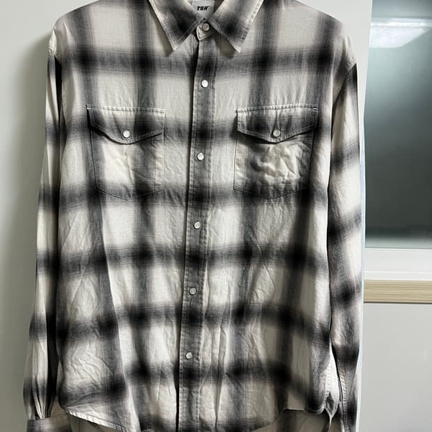 [0사이즈] 블라인드파일즈 옴브레셔츠