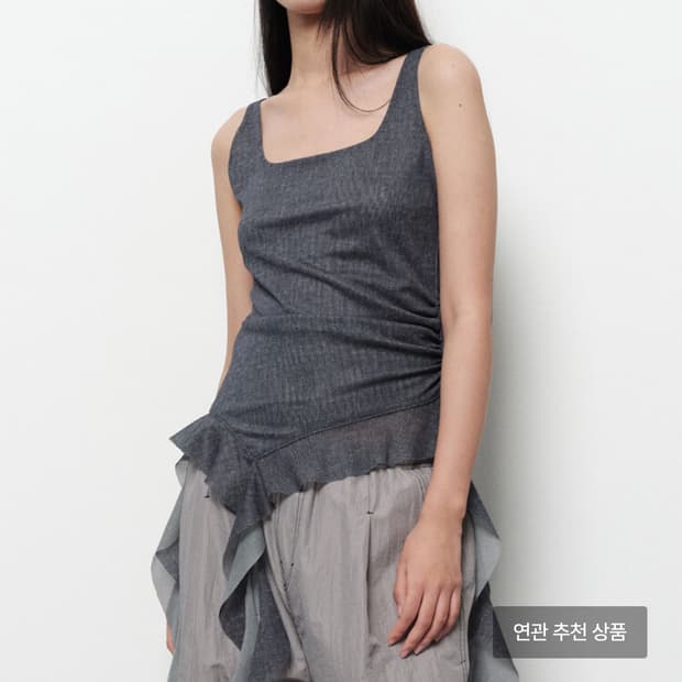 다이애그널 RUFFLE SLEEVELESS TOP (dark blue)
