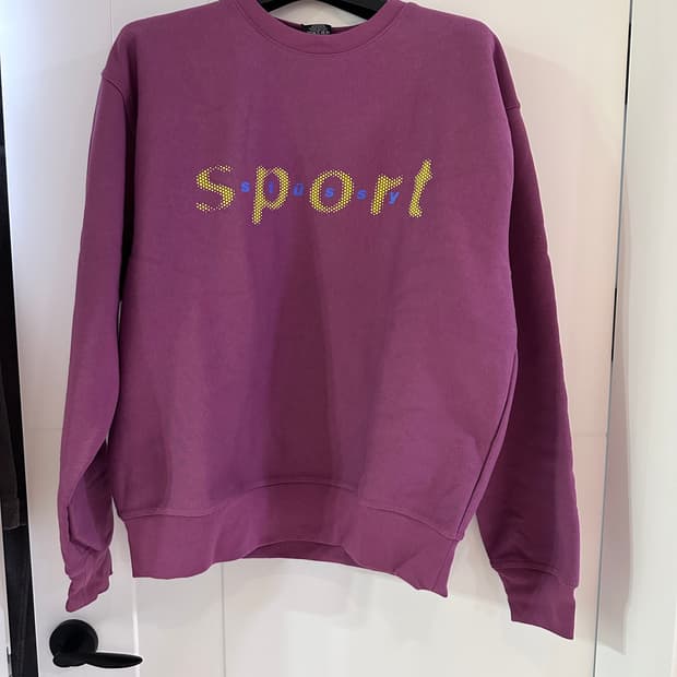 스투시 스포츠 맨투맨 베리 컬러 L 사이즈 크림 정품 새상품 