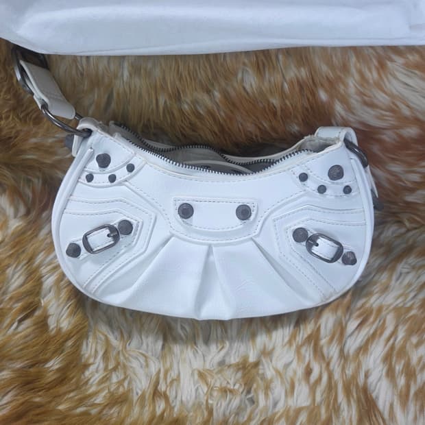 발렌시아가 숄더백 