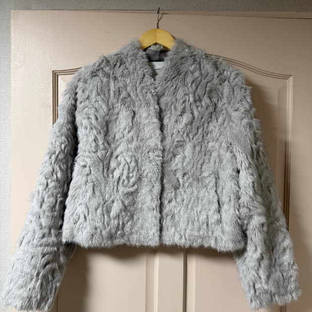 HUNCH 헌치 회색 퍼 자켓