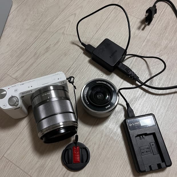 소니 nex-5 (렌즈 포함)