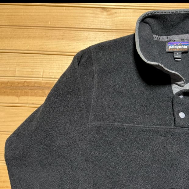 파타고니아 신칠라 포지 그레이 블랙 팝니다(M)