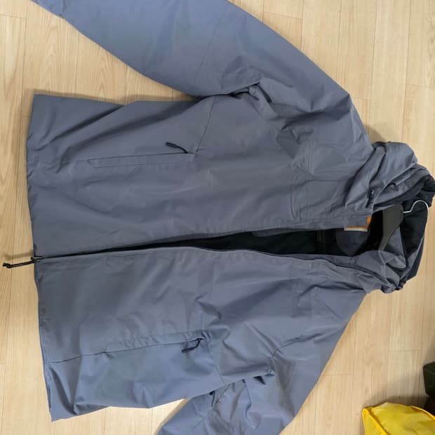 팀버랜드 경량패딩?