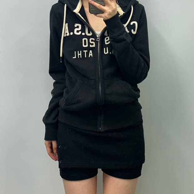 후아유 y2k 와투케 블랙 후드집업