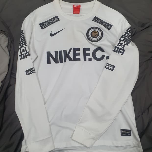 나이키 빅토리아 fc트레이닝탑