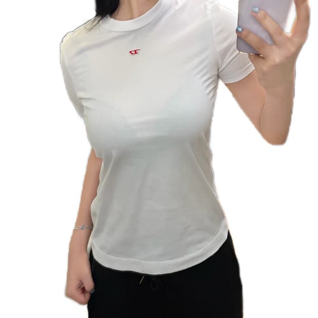 정품)디젤 화이트 반팔 티셔츠