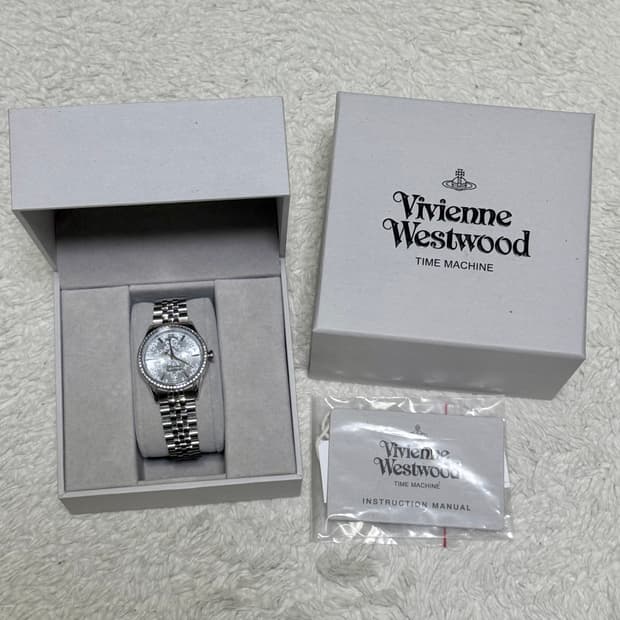 비비안웨스트우드 시계 리틀 월리스 실버 메탈 새상품 VV327LBLSL