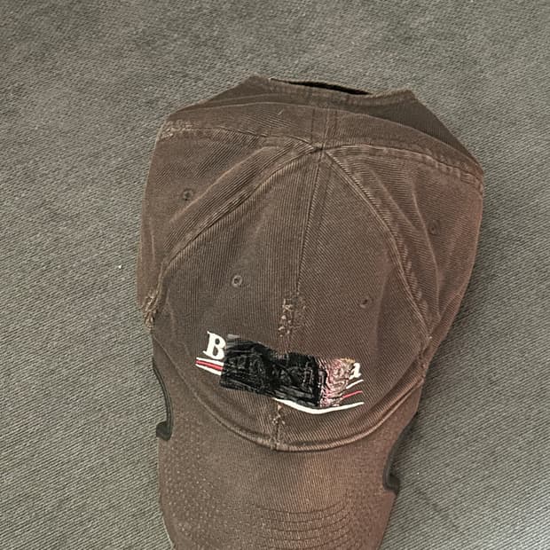 발렌시아가 개퍼 볼캡