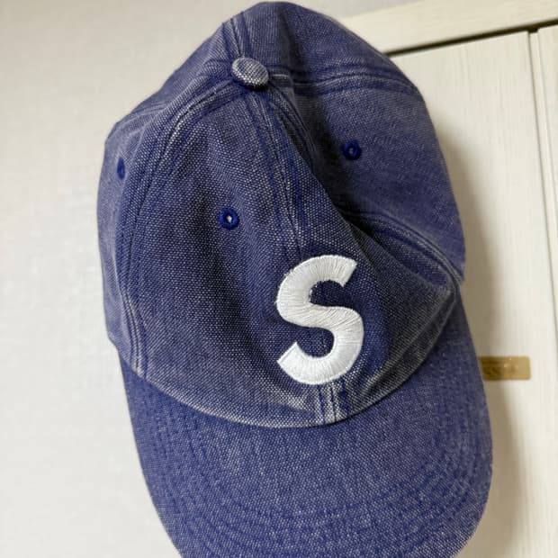 슈프림 모자입니다