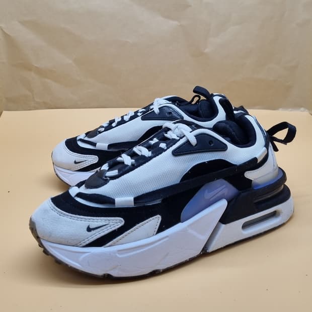 나이키 에어맥스 퓨리오사 여성운동화235.