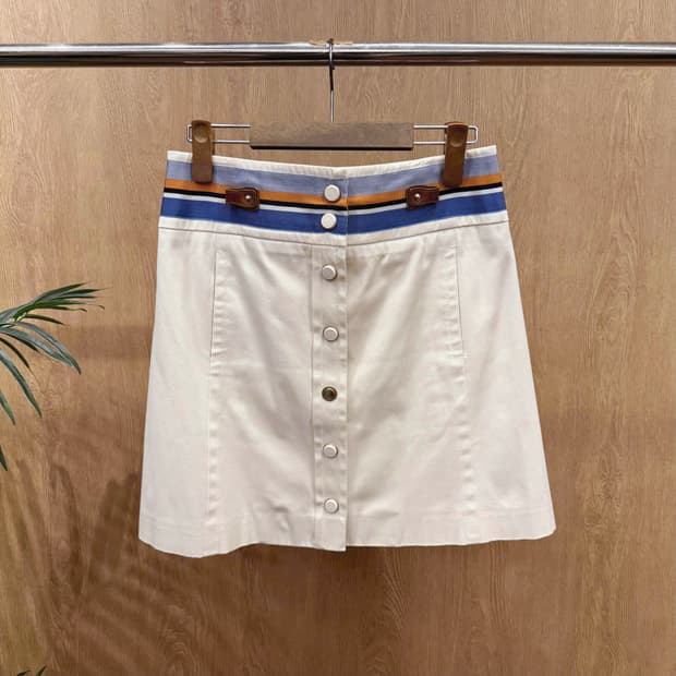 구찌 버튼 A라인 미니 스커트 웹 스트라이프 디테일 아이보리