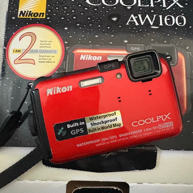 니콘 AW100