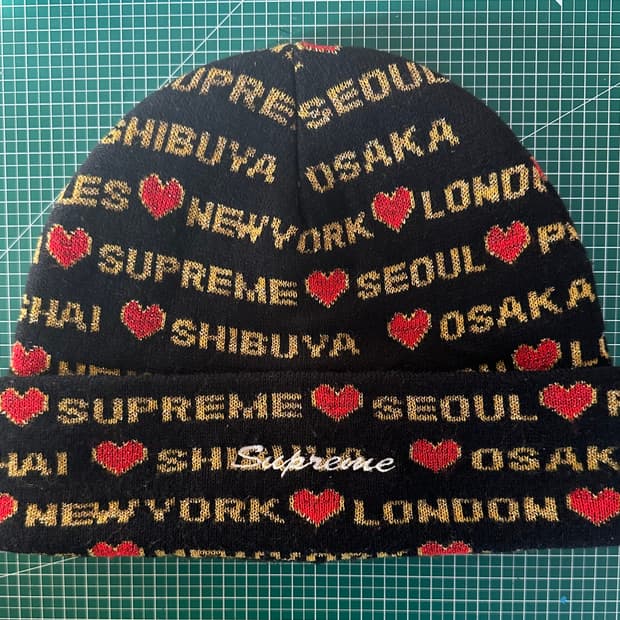 슈프림 하트 비니