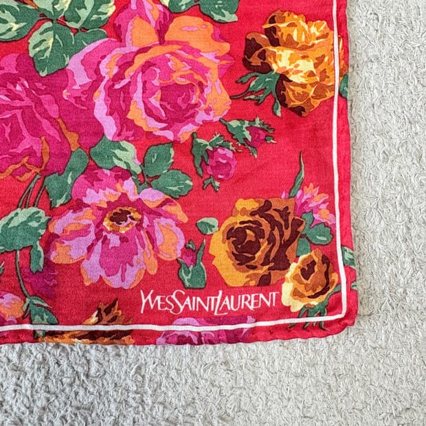(빈티지) 입생로랑 YSL 플라워 패턴 핸드롤링 손수건/쁘띠스카프