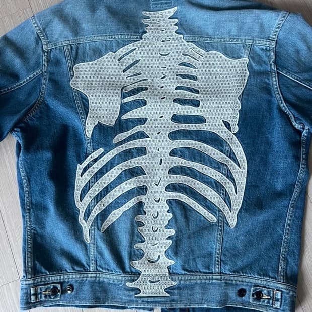 [교환] 캐피탈 본 데님 자켓 연청 44->48 사이즈로 교환합니다