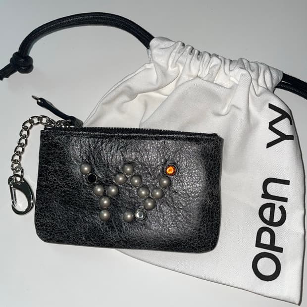 Open yy 스터드 체인 지갑 블랙