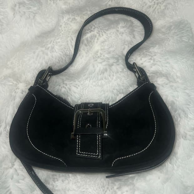 오소이 버클 호보백 블랙