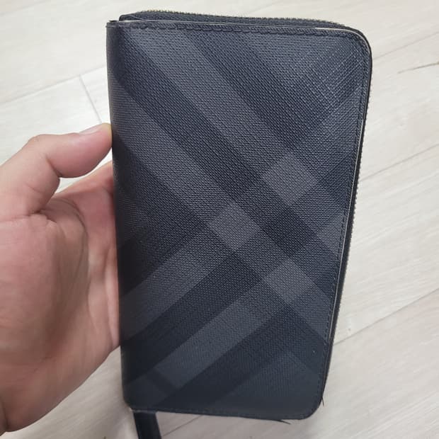 정품 버버리 여성 지퍼 장지갑