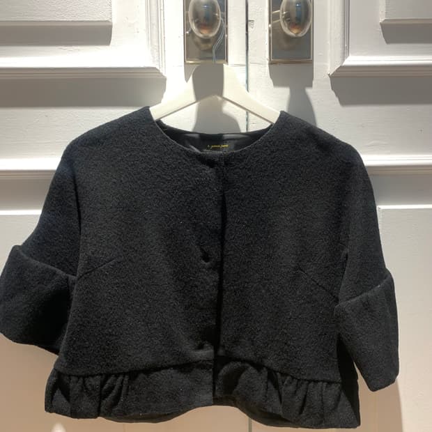 Black puff sleeve JK