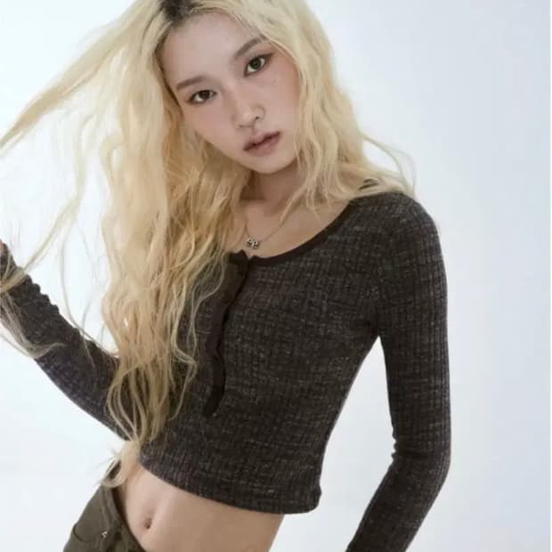 애즈온 마다 버튼 티 차콜