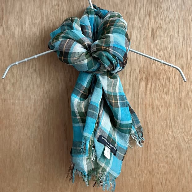 꼼데가르송 옴므 체크 패턴 머플러