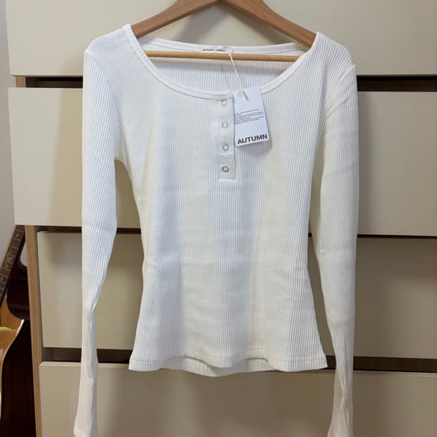 새상품|어텀 made딥유넥스냅티셔츠