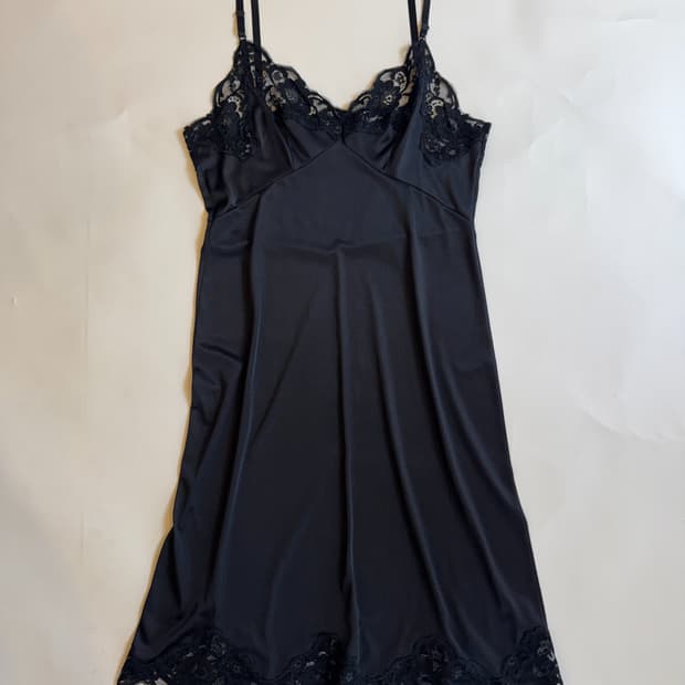 LACE TRIM SLIP DRESS