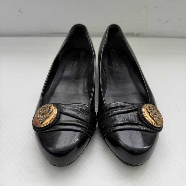 정품) 구찌 블랙 페이턴트 가죽 플랫슈즈 36