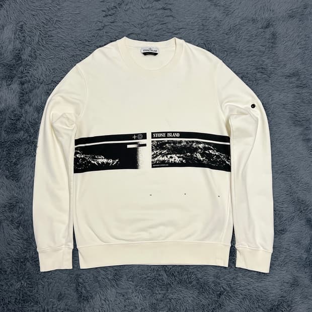 스톤아일랜드 신형 프린팅 맨투맨 L